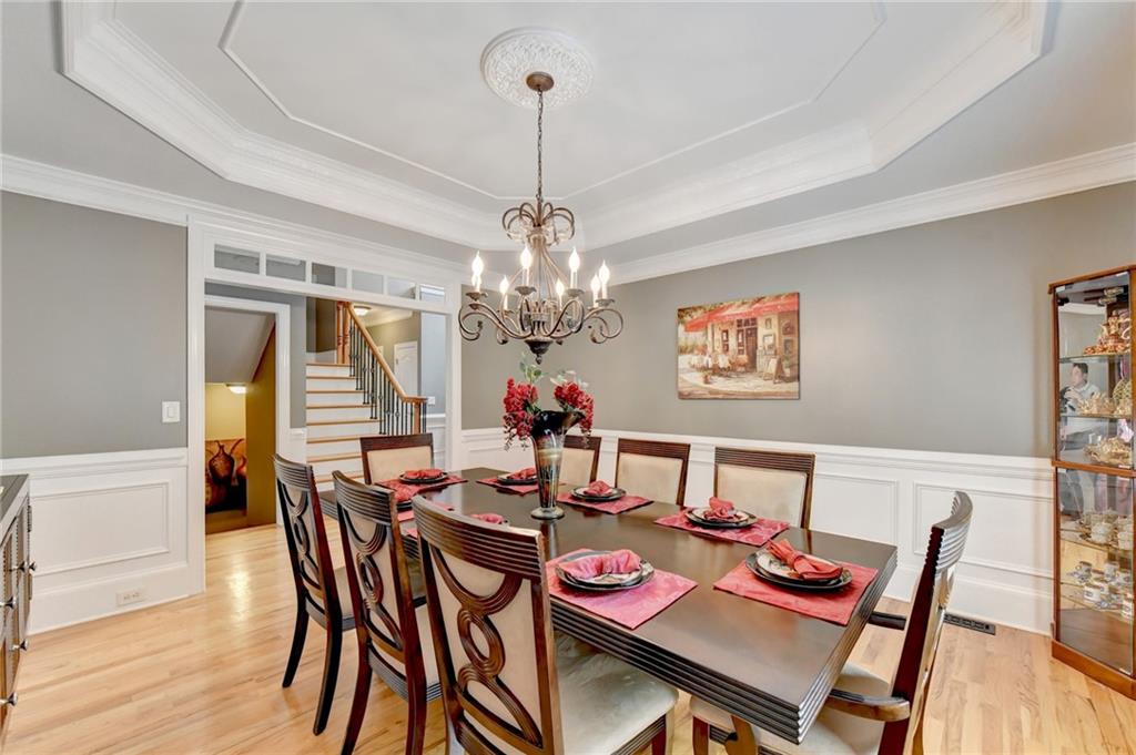 215 Suwanee Place Court