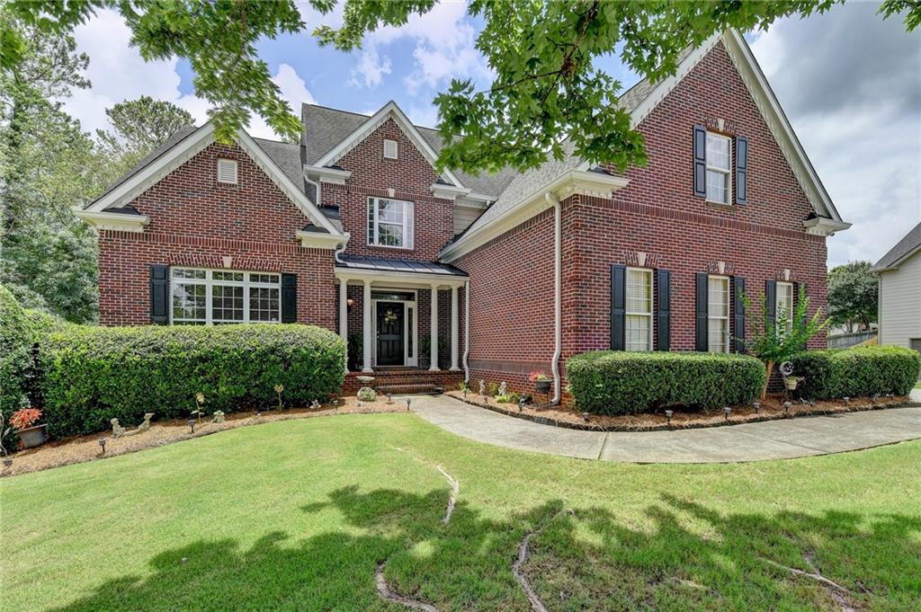 215 Suwanee Place Court