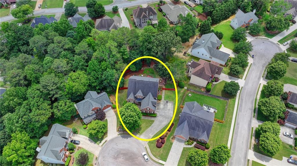 215 Suwanee Place Court