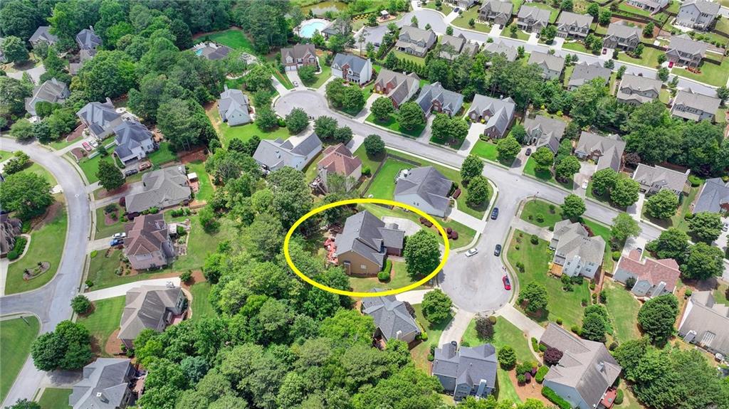 215 Suwanee Place Court