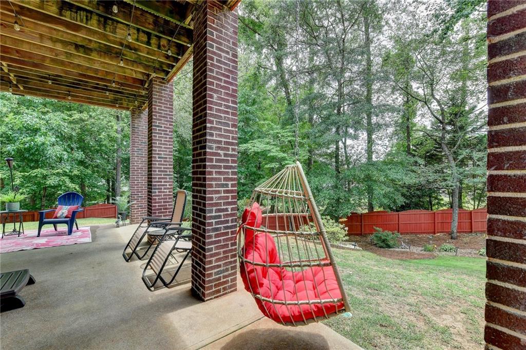 215 Suwanee Place Court