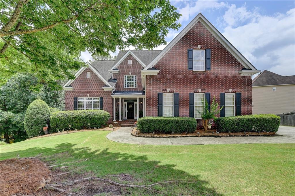 215 Suwanee Place Court