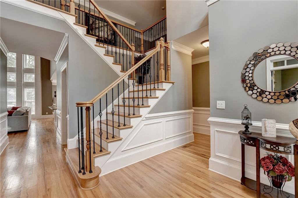 215 Suwanee Place Court