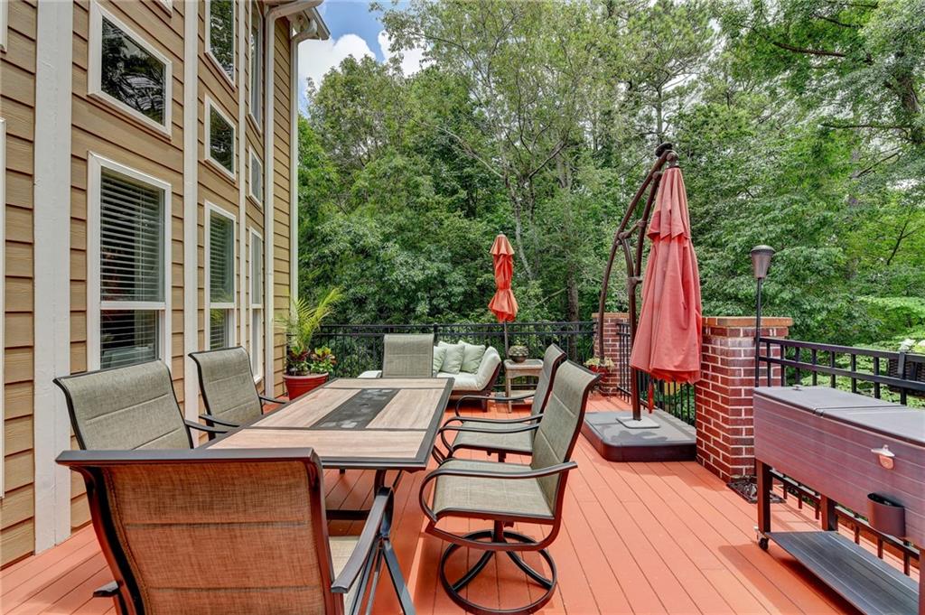 215 Suwanee Place Court