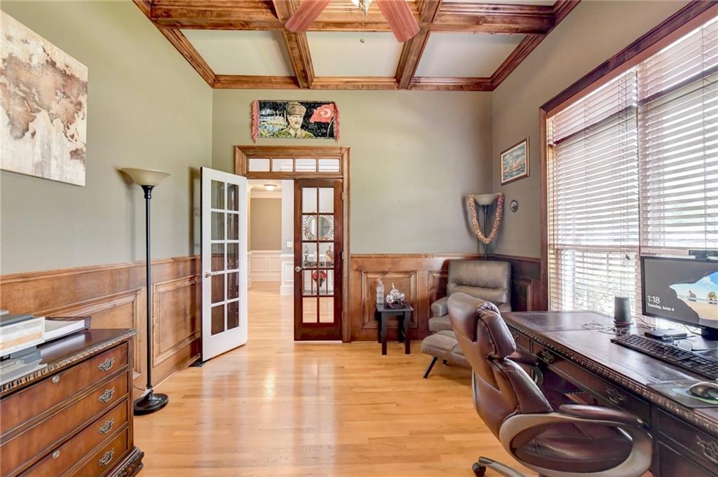 215 Suwanee Place Court
