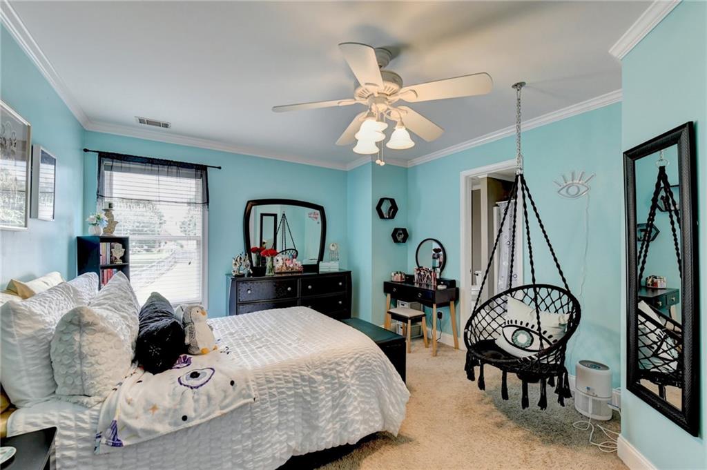 215 Suwanee Place Court