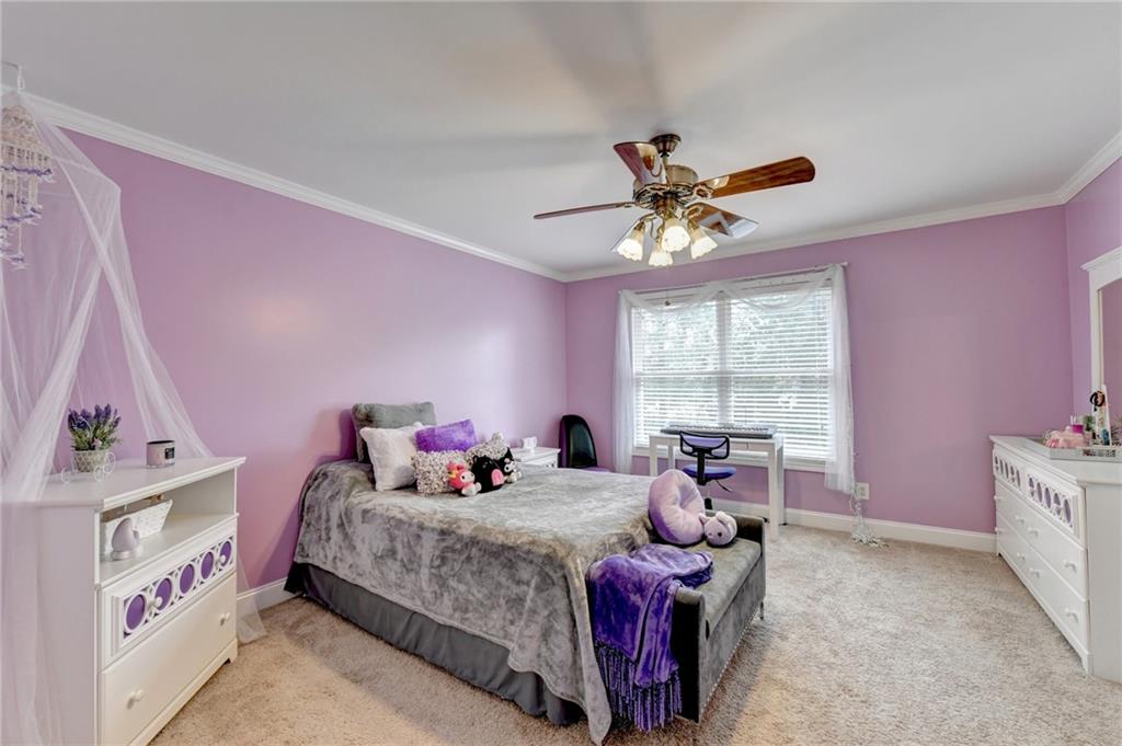 215 Suwanee Place Court