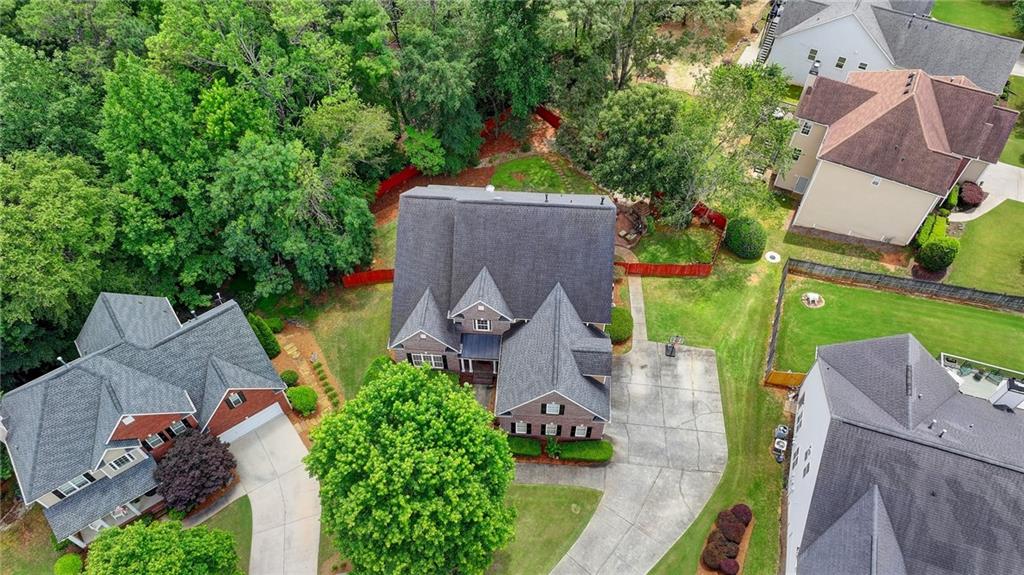 215 Suwanee Place Court