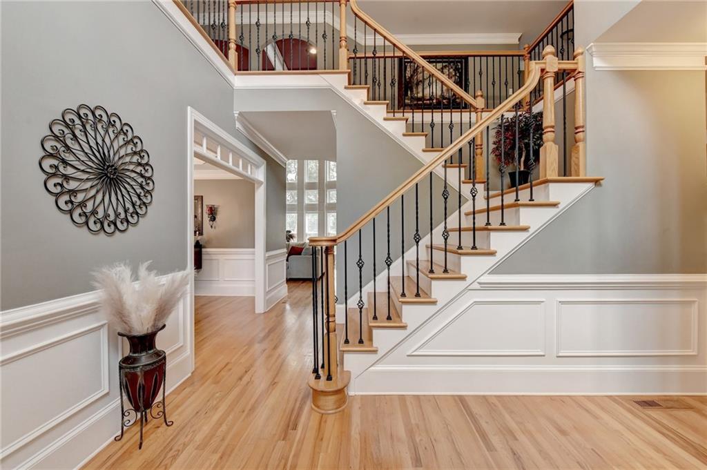 215 Suwanee Place Court