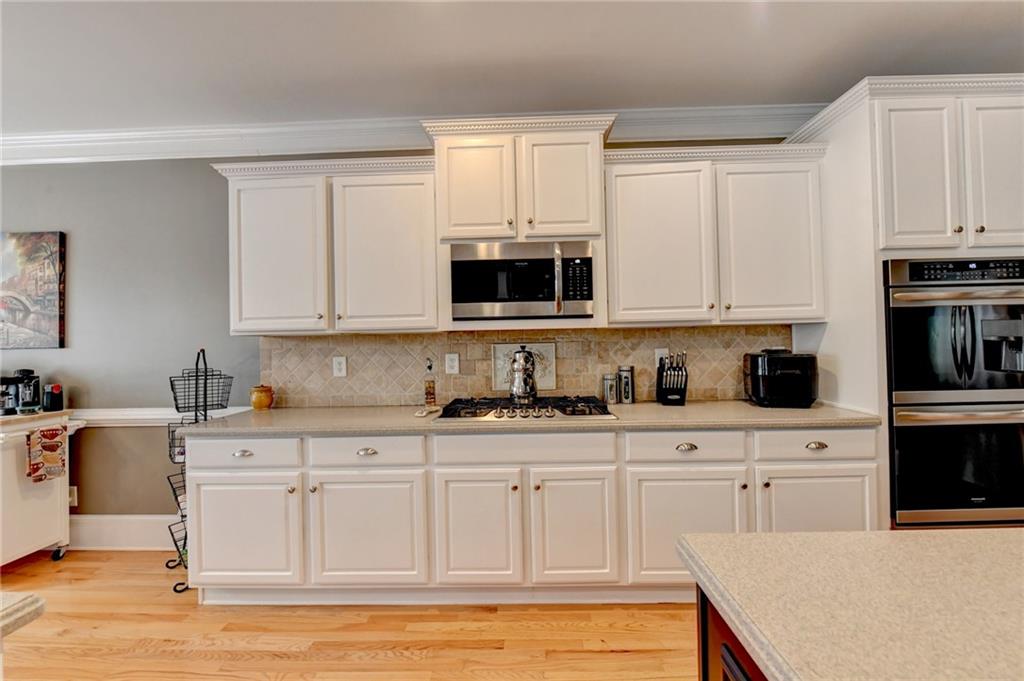 215 Suwanee Place Court