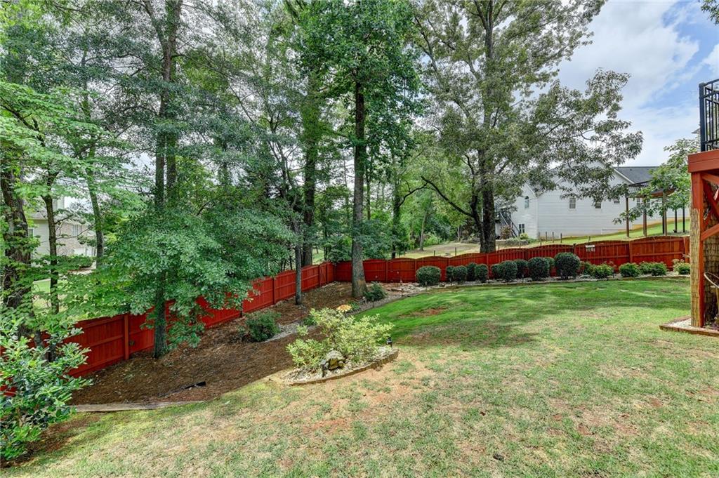 215 Suwanee Place Court