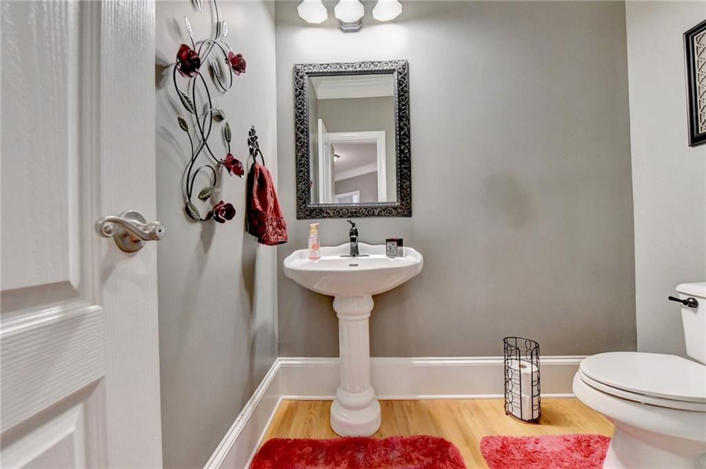 215 Suwanee Place Court
