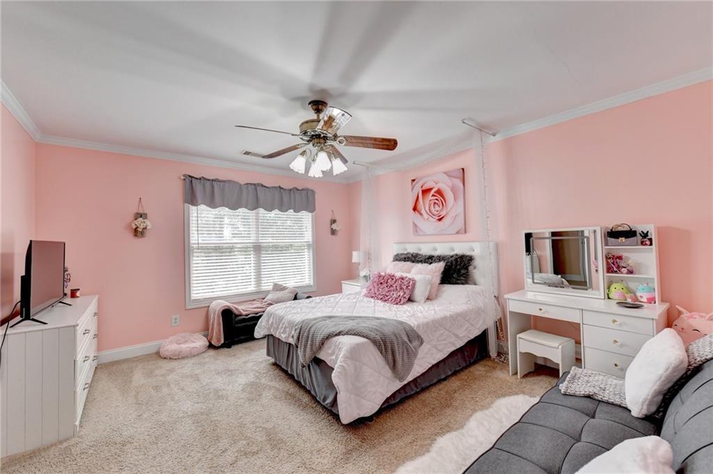 215 Suwanee Place Court