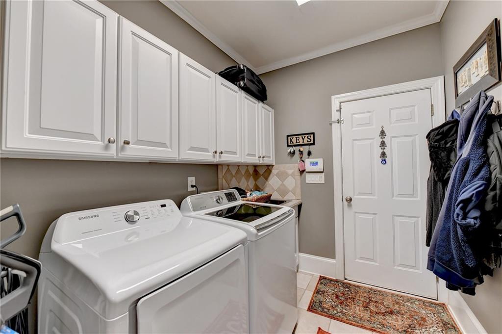215 Suwanee Place Court