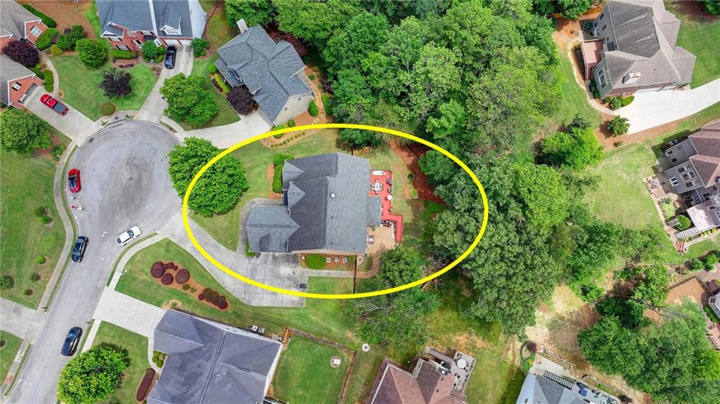215 Suwanee Place Court
