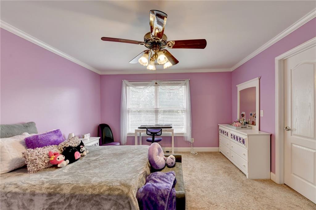 215 Suwanee Place Court