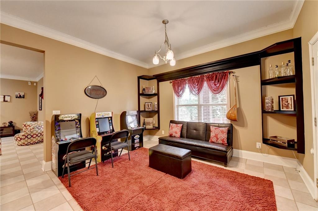 215 Suwanee Place Court