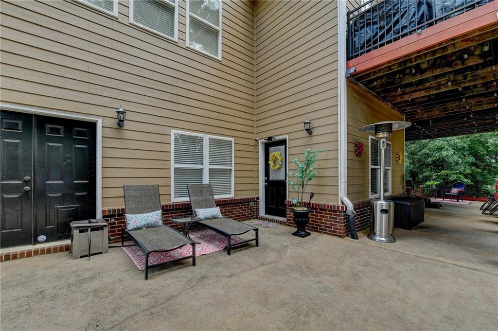 215 Suwanee Place Court