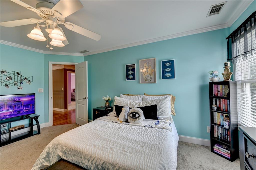 215 Suwanee Place Court