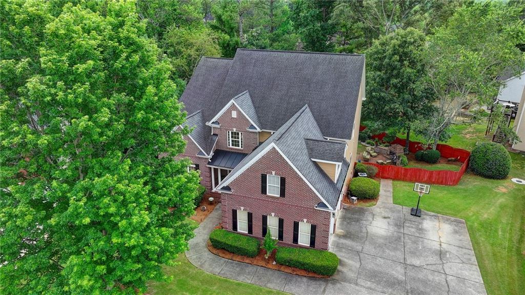 215 Suwanee Place Court