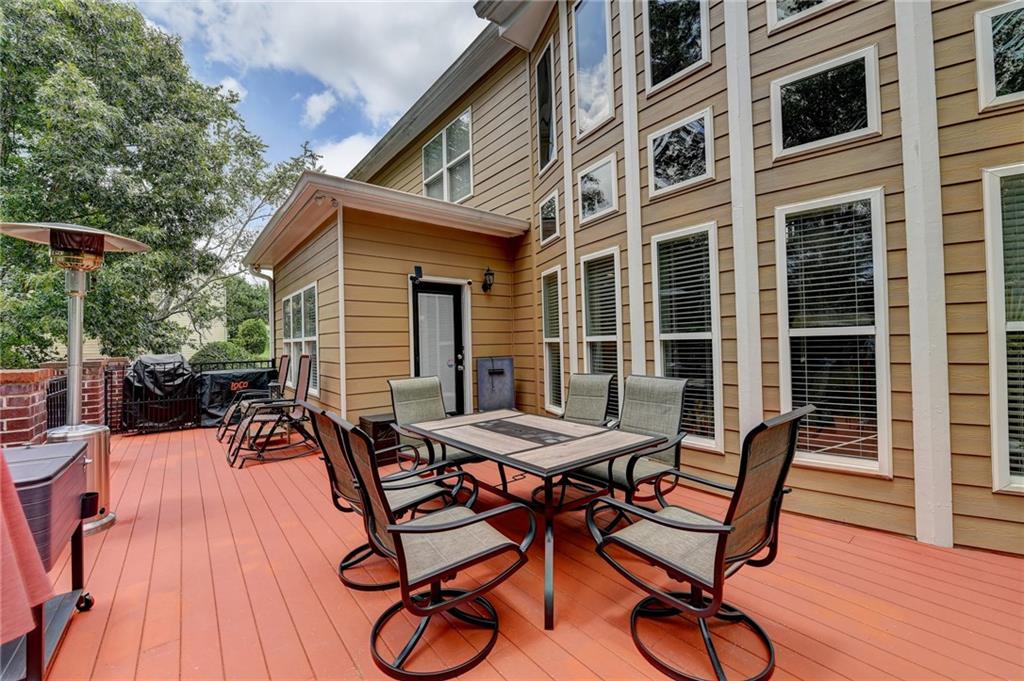 215 Suwanee Place Court