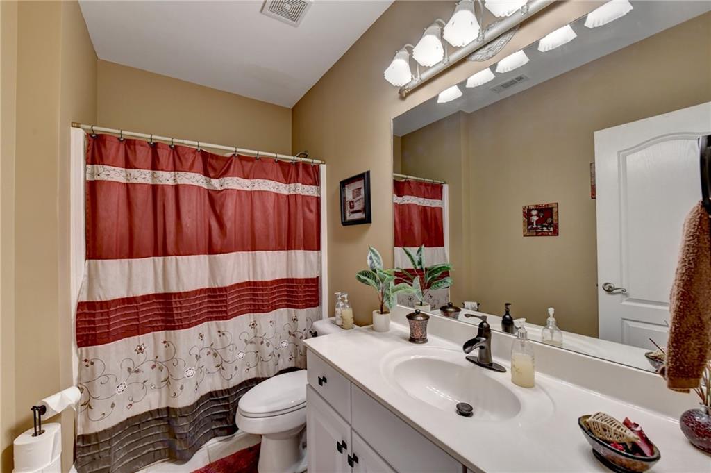215 Suwanee Place Court