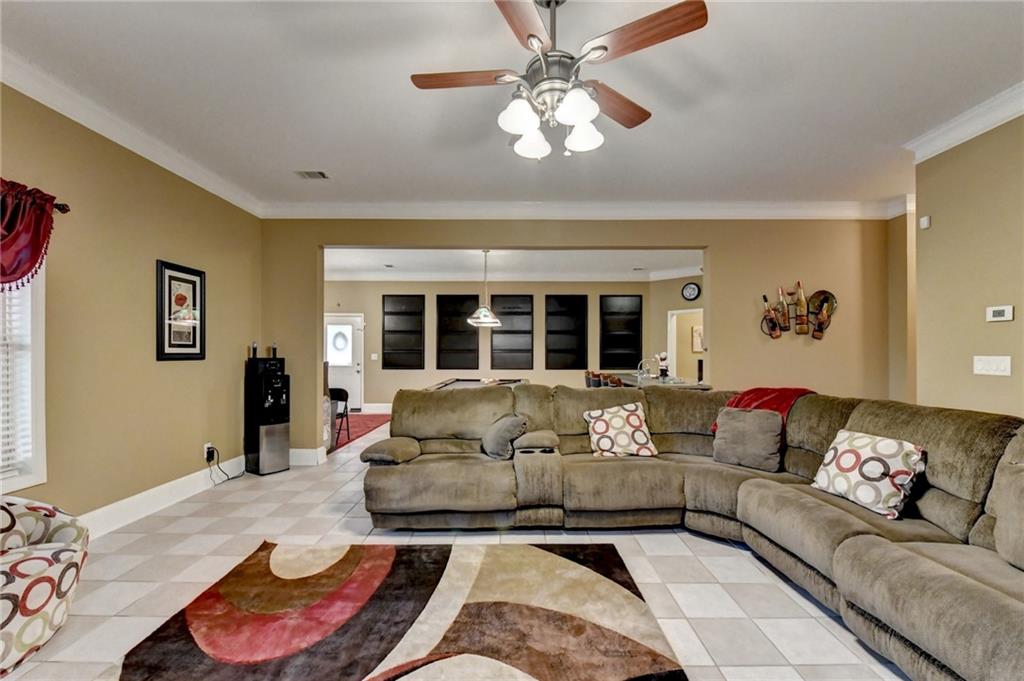 215 Suwanee Place Court