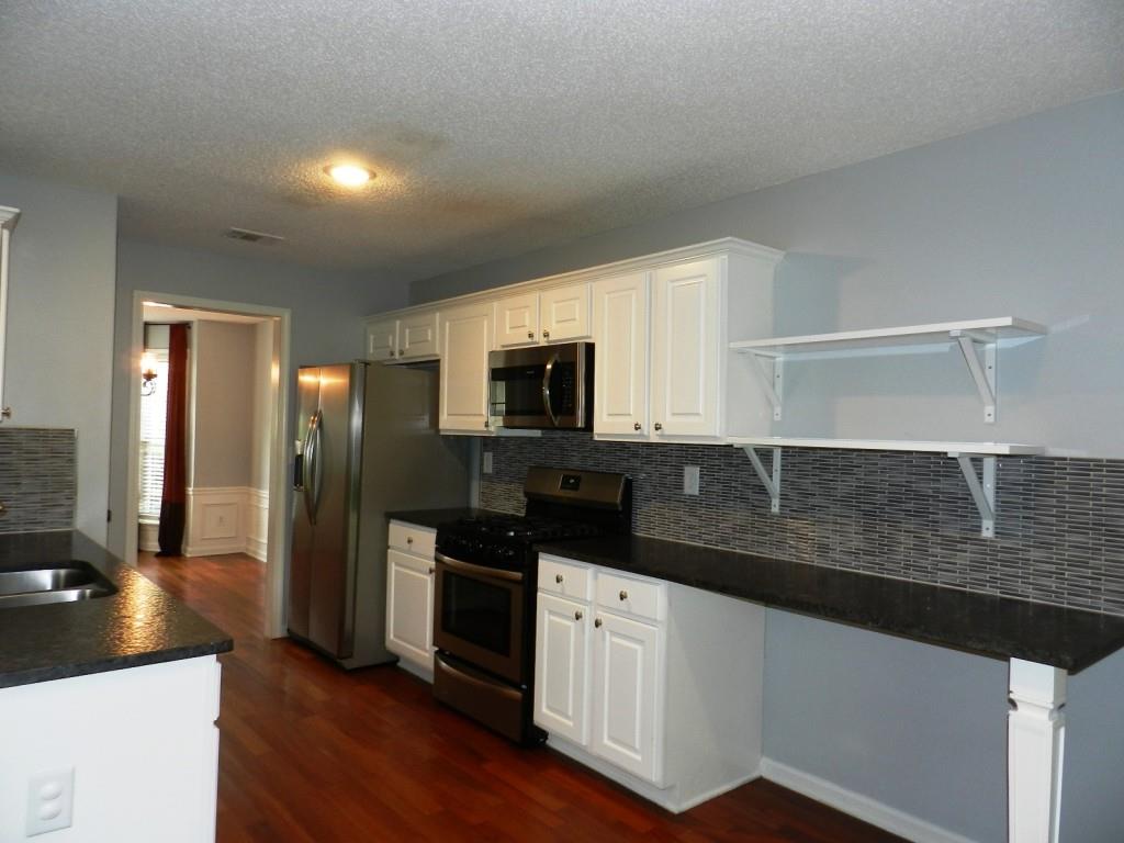 310 Cadeleigh Court