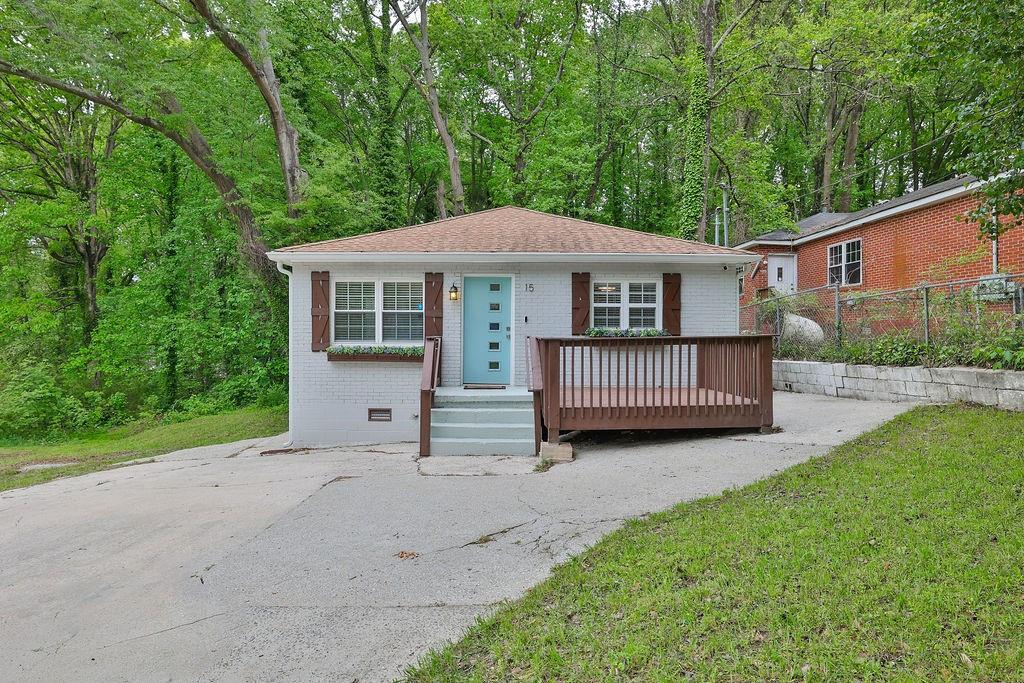 15 Gardenia Drive NW