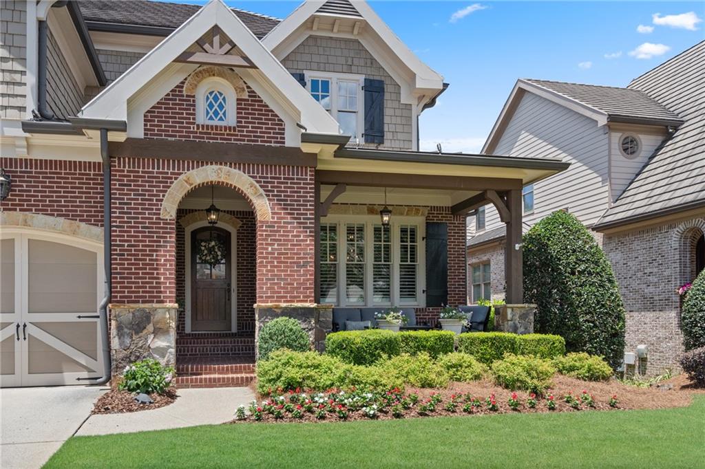 2595 Hillandale Circle