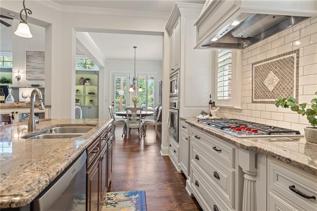 2595 Hillandale Circle