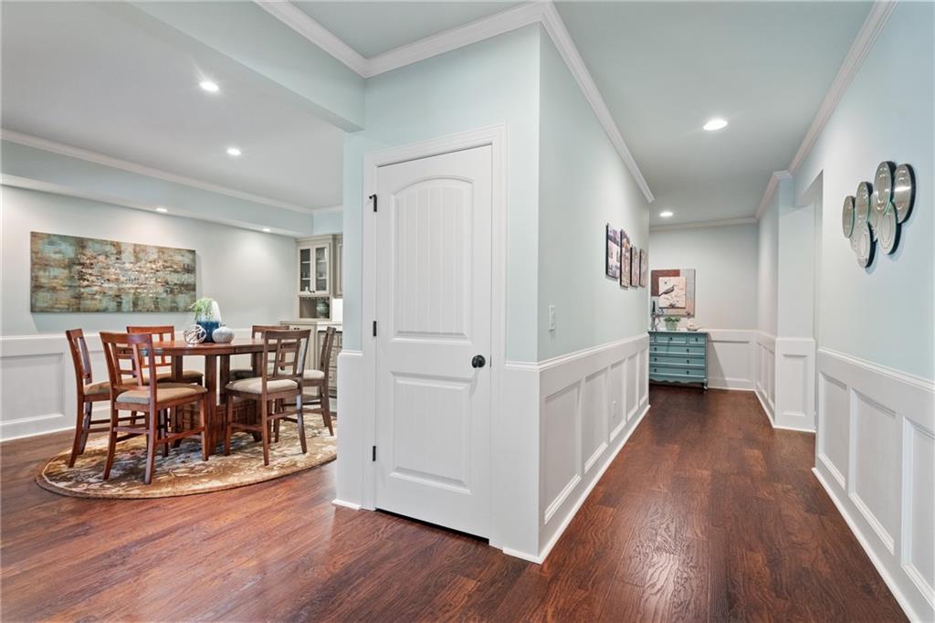 2595 Hillandale Circle