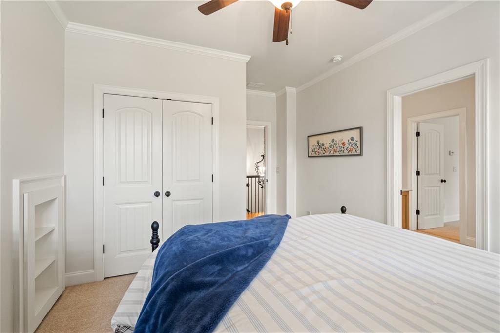 2595 Hillandale Circle