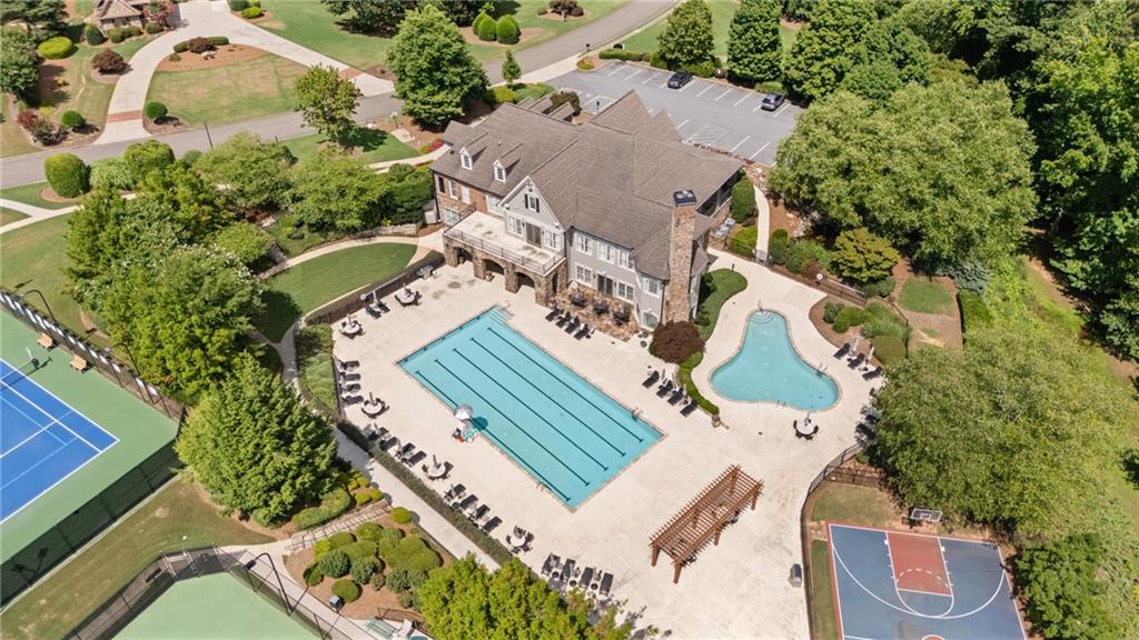 2595 Hillandale Circle