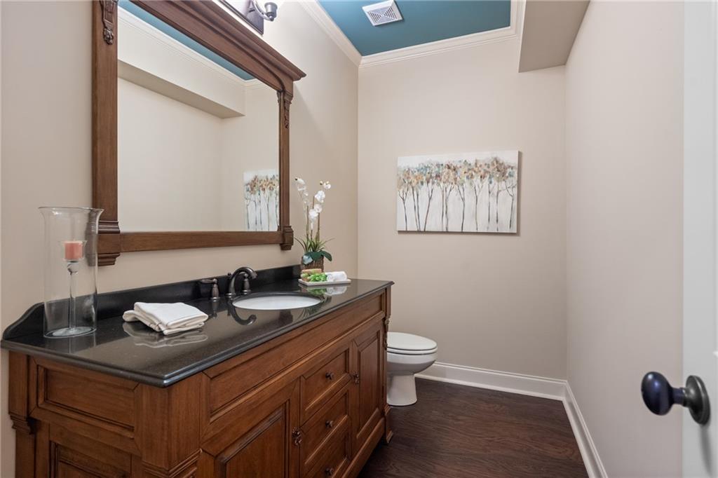 2595 Hillandale Circle