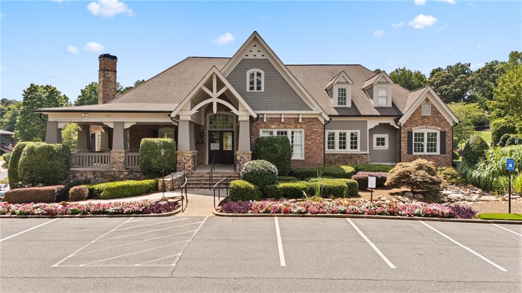 2595 Hillandale Circle