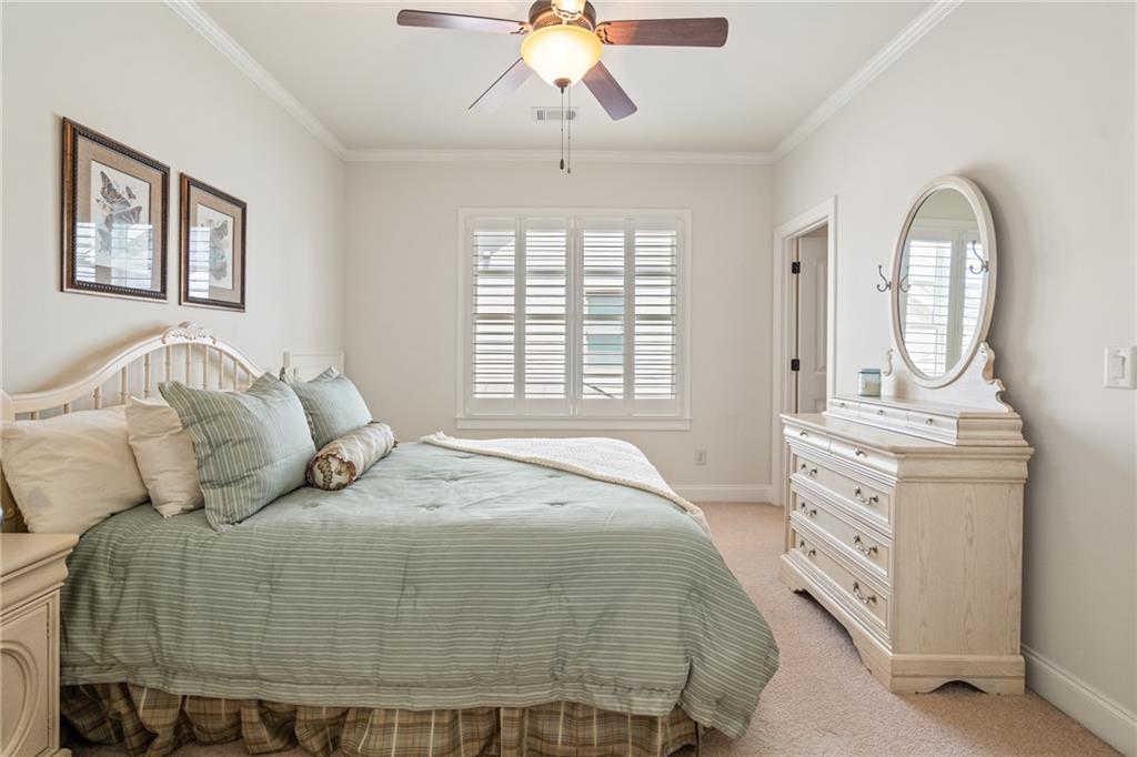 2595 Hillandale Circle