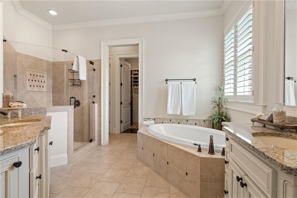 2595 Hillandale Circle