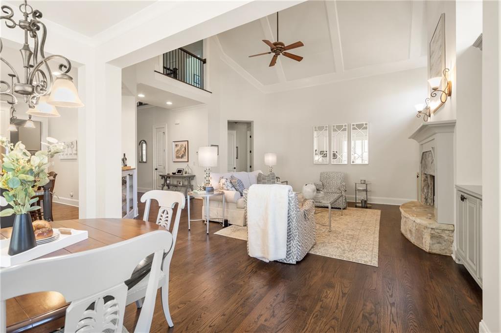 2595 Hillandale Circle