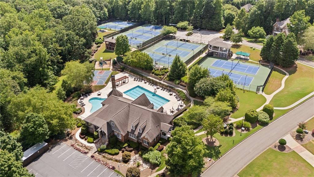 2595 Hillandale Circle