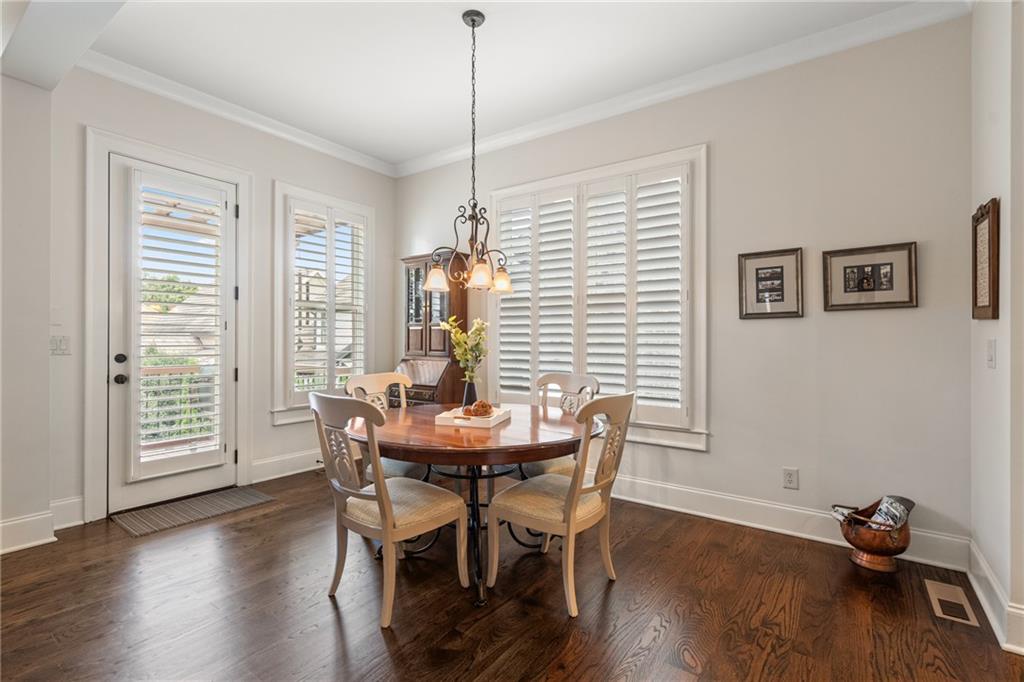 2595 Hillandale Circle