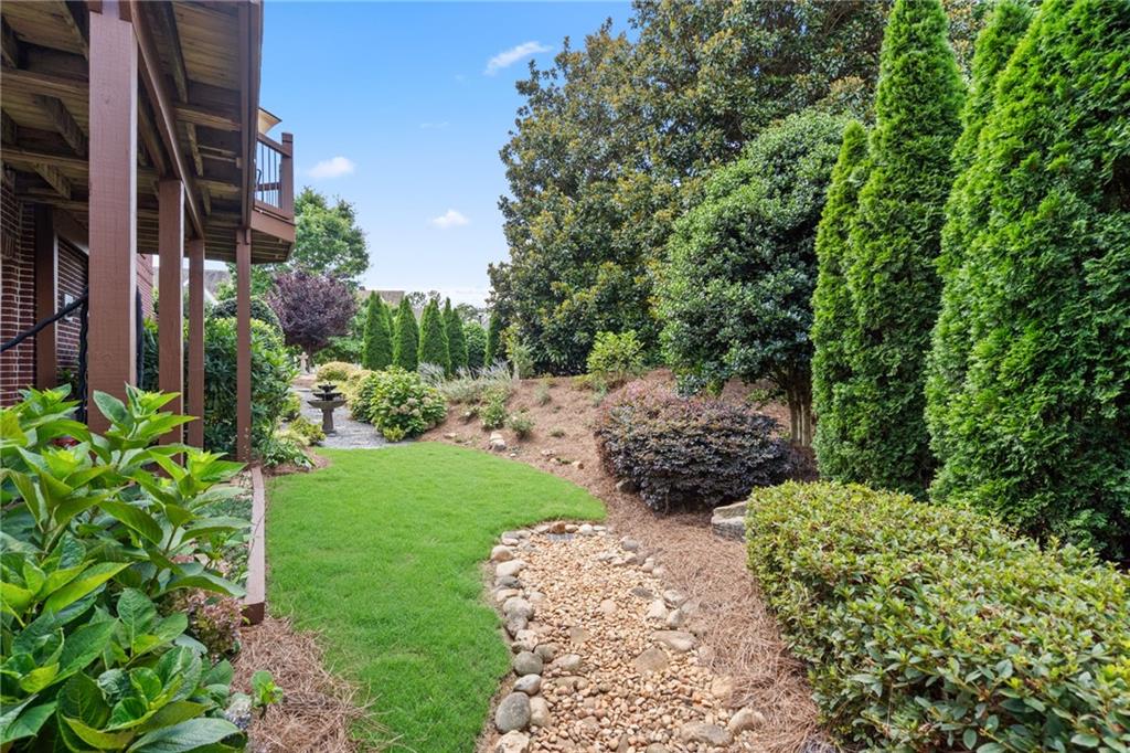 2595 Hillandale Circle