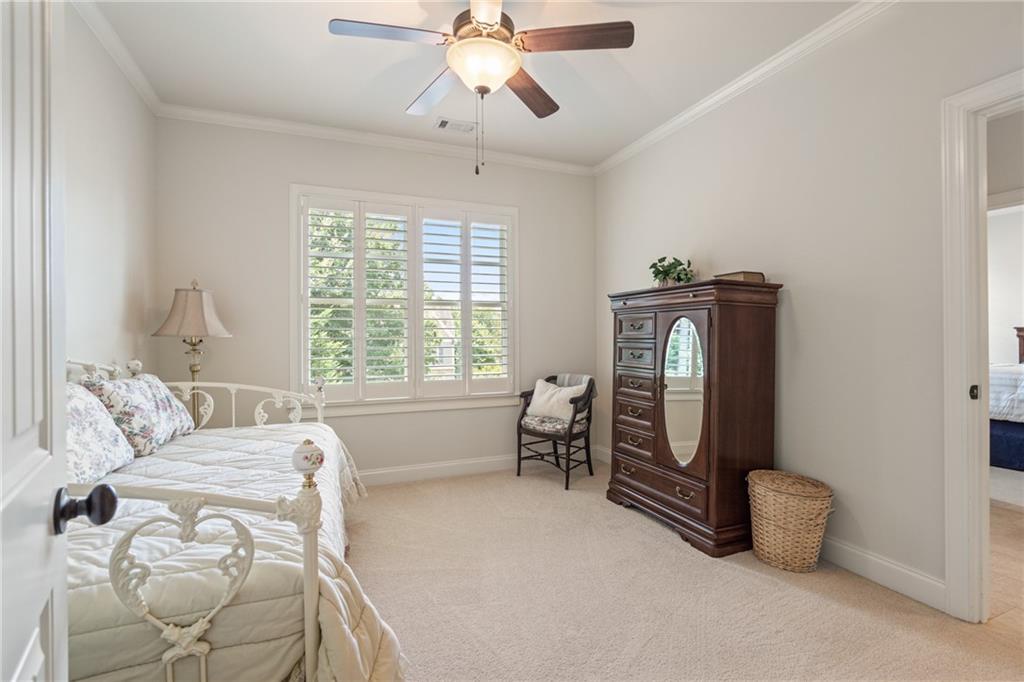 2595 Hillandale Circle