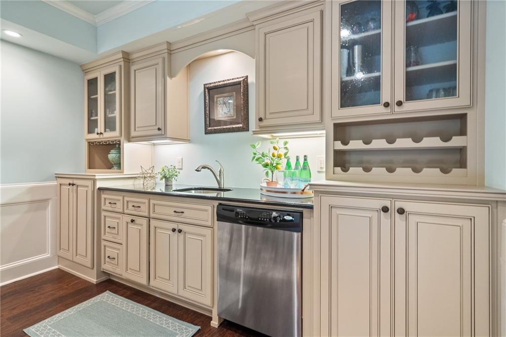 2595 Hillandale Circle