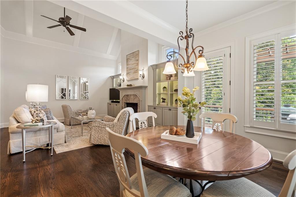 2595 Hillandale Circle