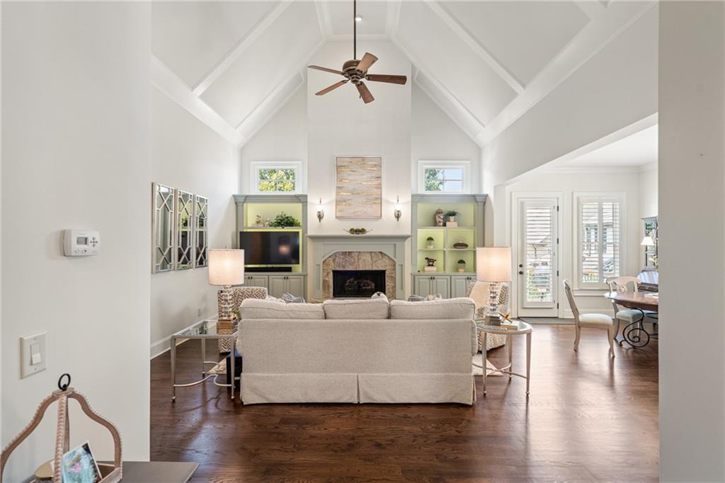 2595 Hillandale Circle