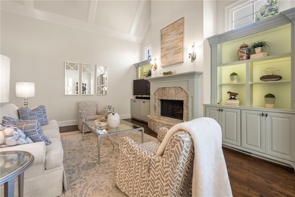 2595 Hillandale Circle