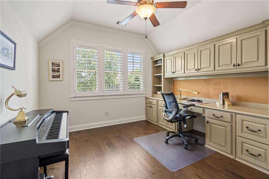 2595 Hillandale Circle