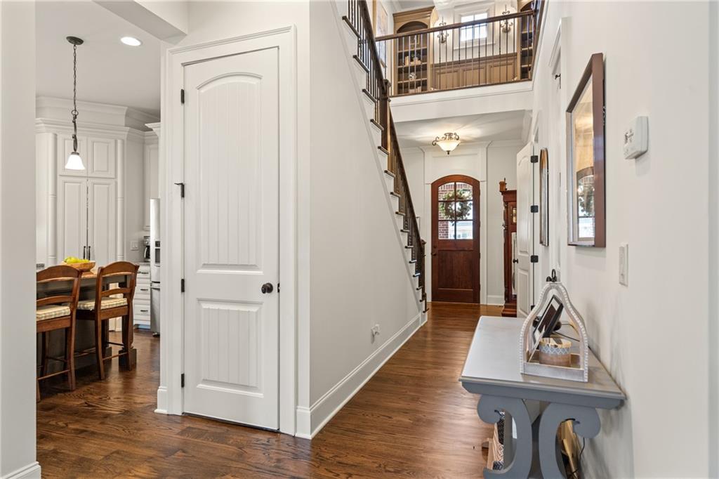 2595 Hillandale Circle