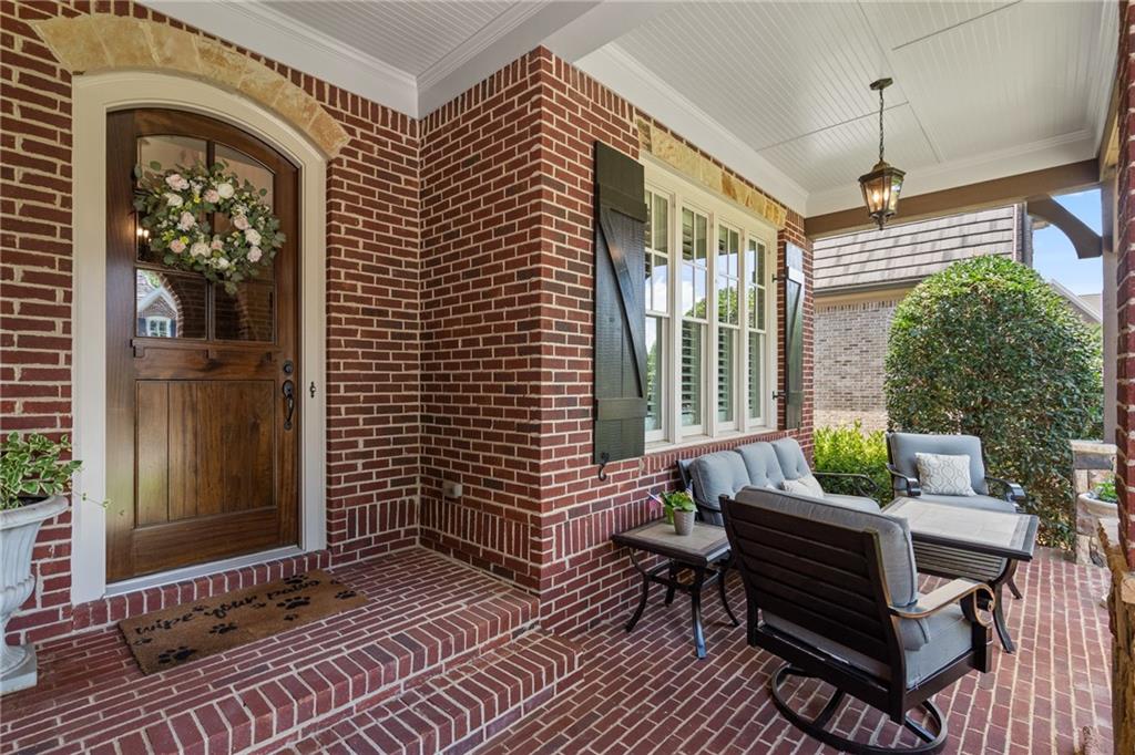 2595 Hillandale Circle